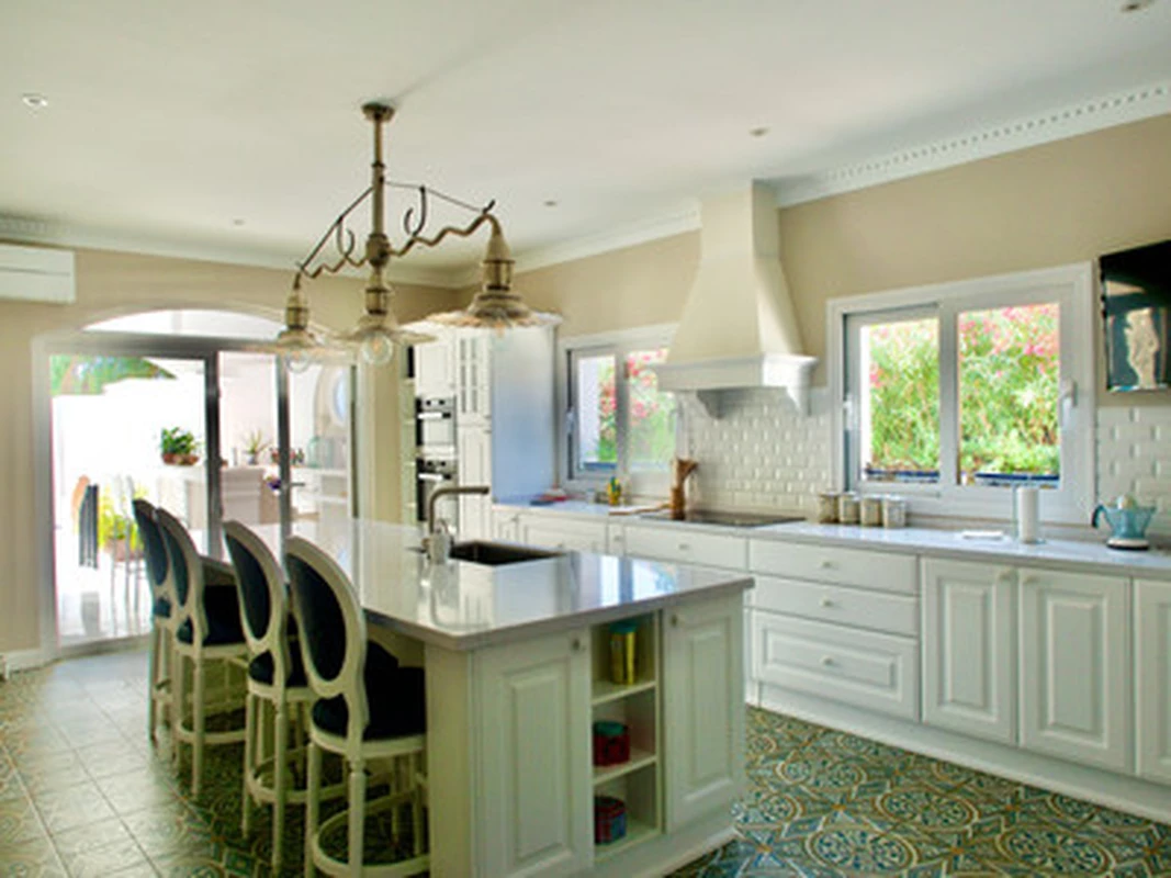 6-e4bb9164e32bf007e59e9c17370925b7