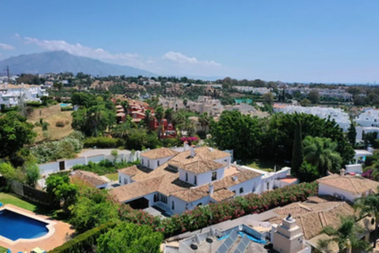 1-8feb9a13440344d11ba504bcb1dd499c