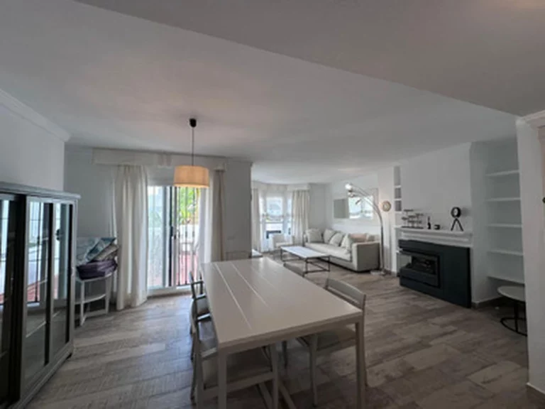 1-8feb9a13440344d11ba504bcb1dd499c