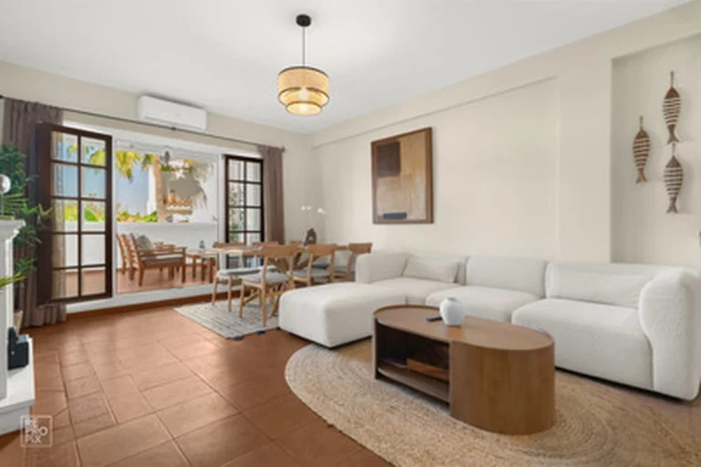 1-8feb9a13440344d11ba504bcb1dd499c