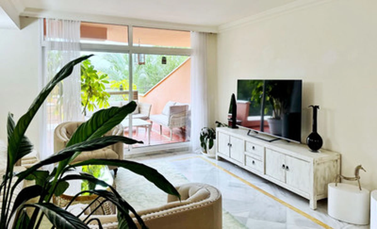 3-9044ff3015df52bb84e13bfc318443ab