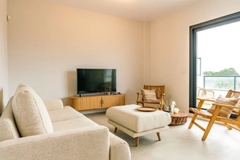 1-8feb9a13440344d11ba504bcb1dd499c