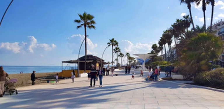 1-8feb9a13440344d11ba504bcb1dd499c