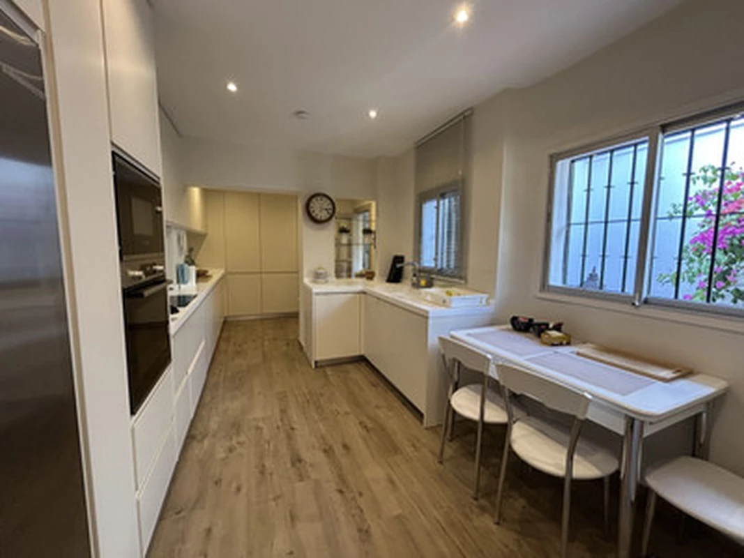 6-e4bb9164e32bf007e59e9c17370925b7