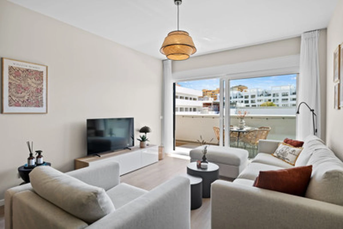 3-9044ff3015df52bb84e13bfc318443ab