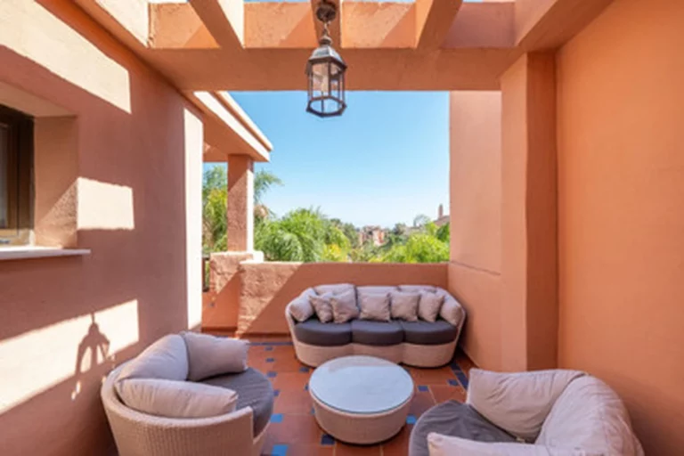 1-8feb9a13440344d11ba504bcb1dd499c