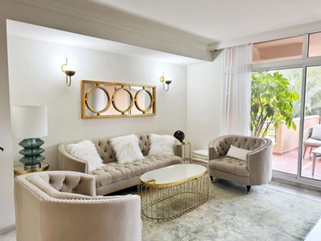 1-8feb9a13440344d11ba504bcb1dd499c