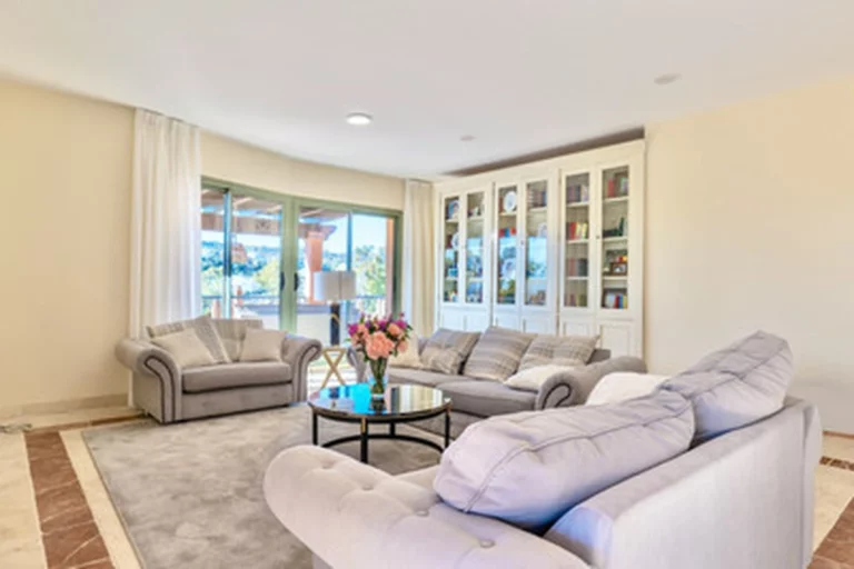 1-8feb9a13440344d11ba504bcb1dd499c