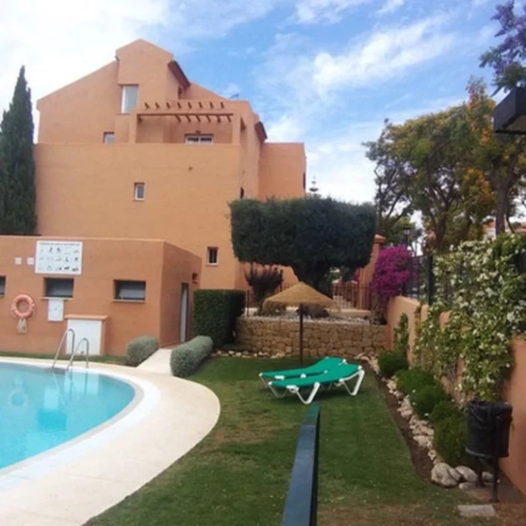 1-8feb9a13440344d11ba504bcb1dd499c