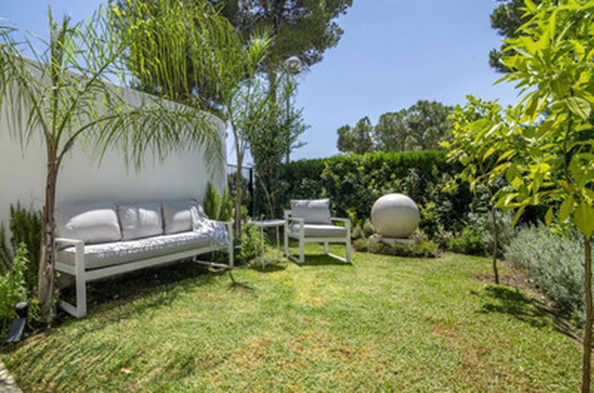 4-31eddec24faf40464bcee8b2fd51cd02