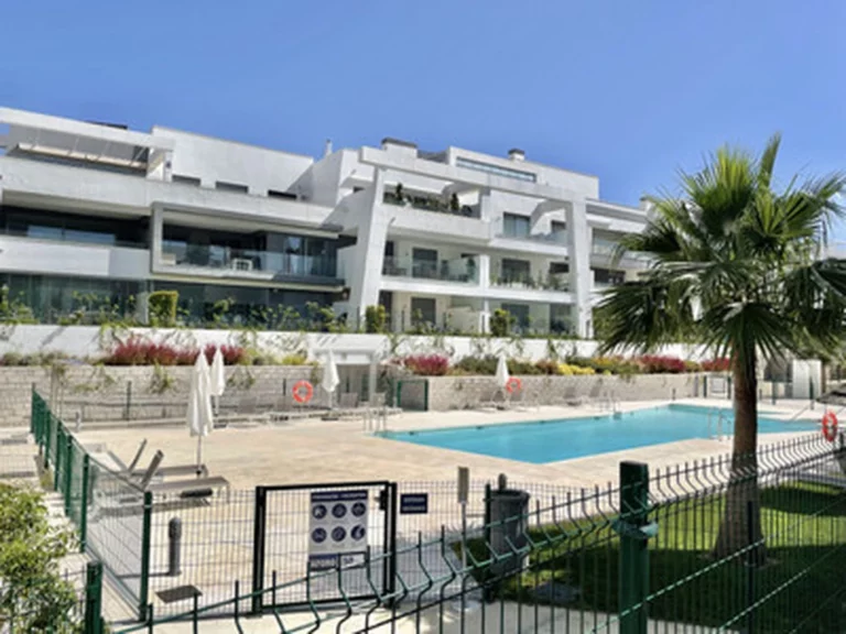 1-8feb9a13440344d11ba504bcb1dd499c