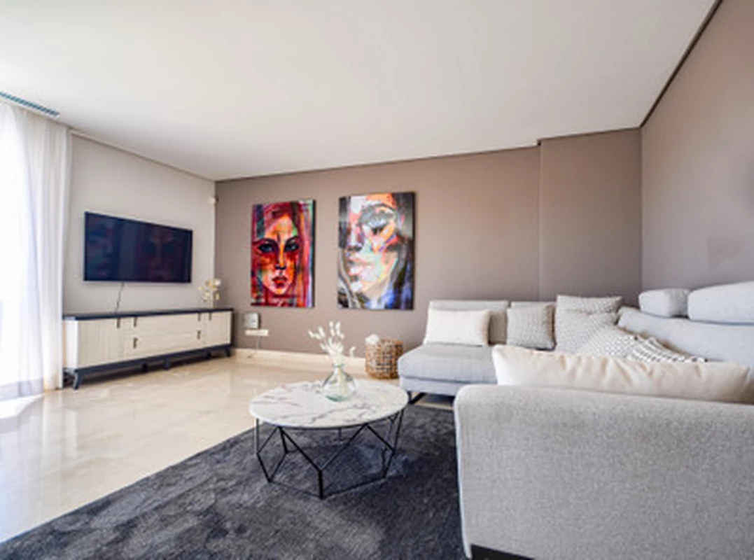 1-8feb9a13440344d11ba504bcb1dd499c