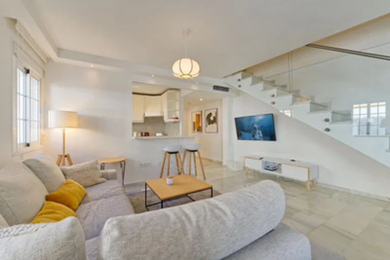 1-8feb9a13440344d11ba504bcb1dd499c