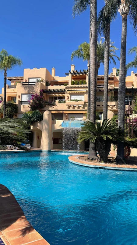 1-8feb9a13440344d11ba504bcb1dd499c