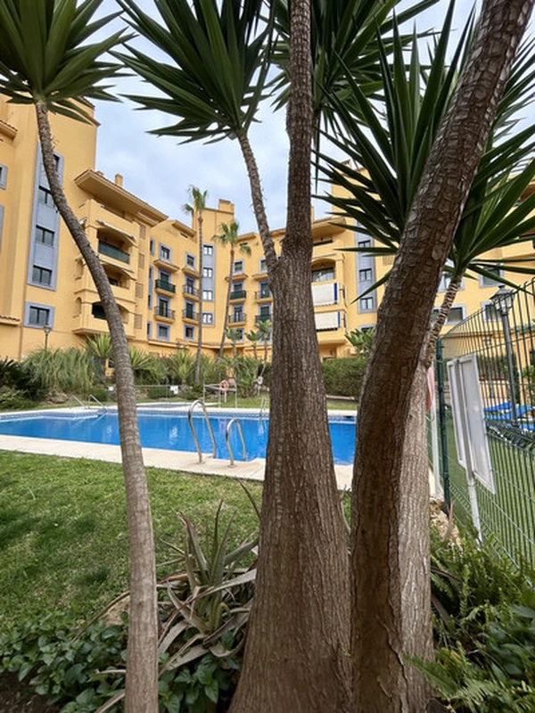 1-8feb9a13440344d11ba504bcb1dd499c