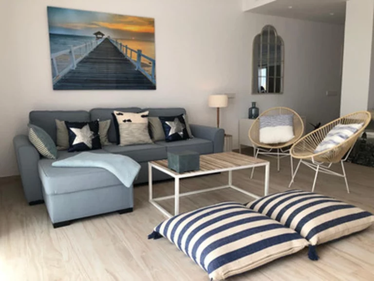 1-8feb9a13440344d11ba504bcb1dd499c