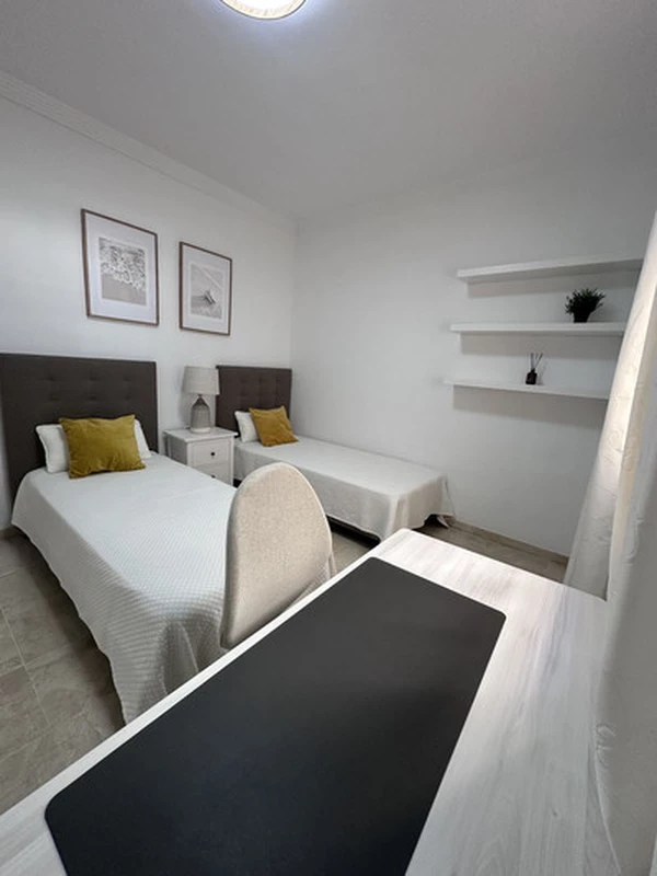 6-e4bb9164e32bf007e59e9c17370925b7