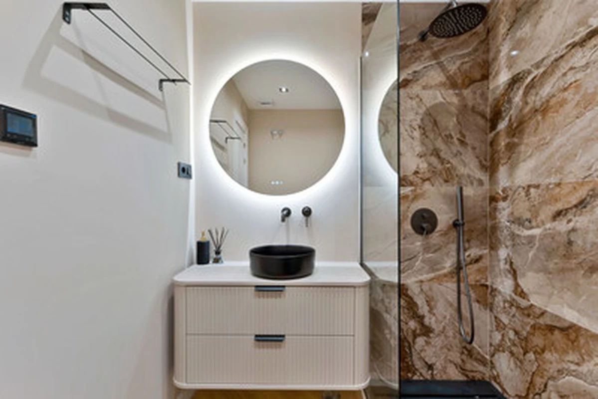 3-9044ff3015df52bb84e13bfc318443ab