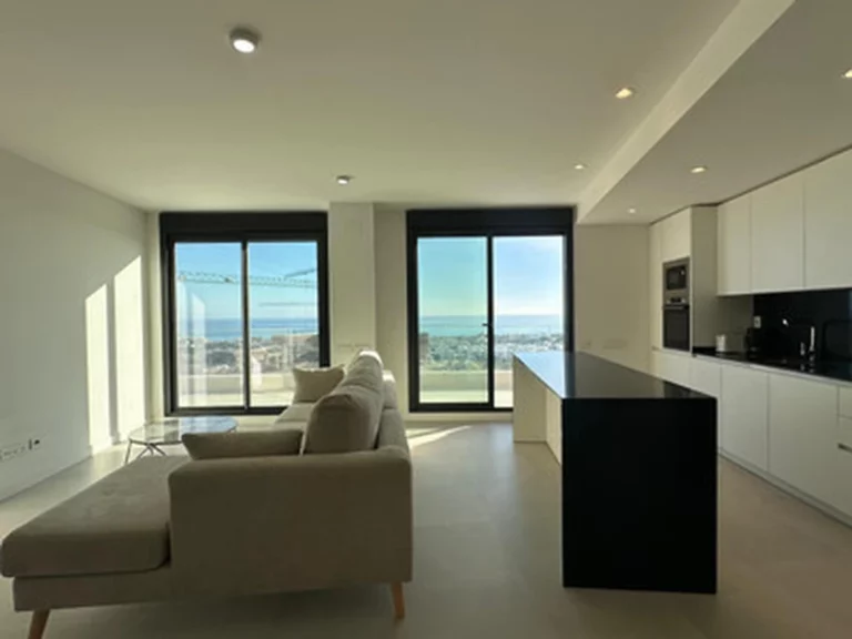 1-8feb9a13440344d11ba504bcb1dd499c