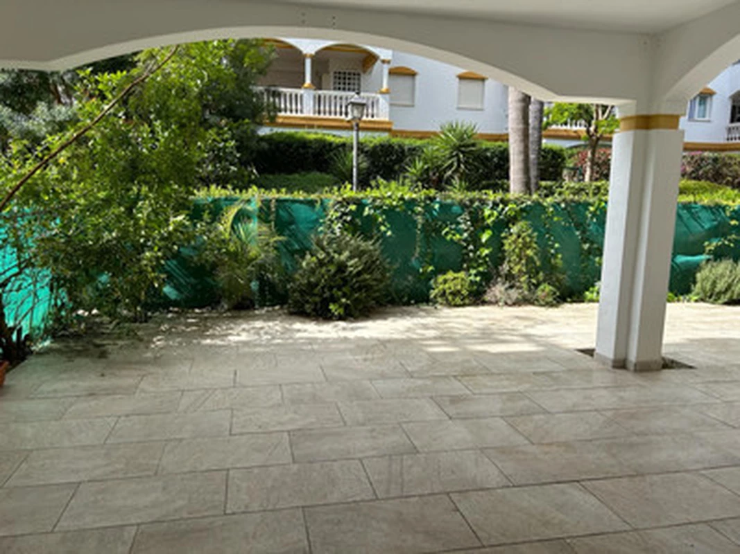 1-8feb9a13440344d11ba504bcb1dd499c