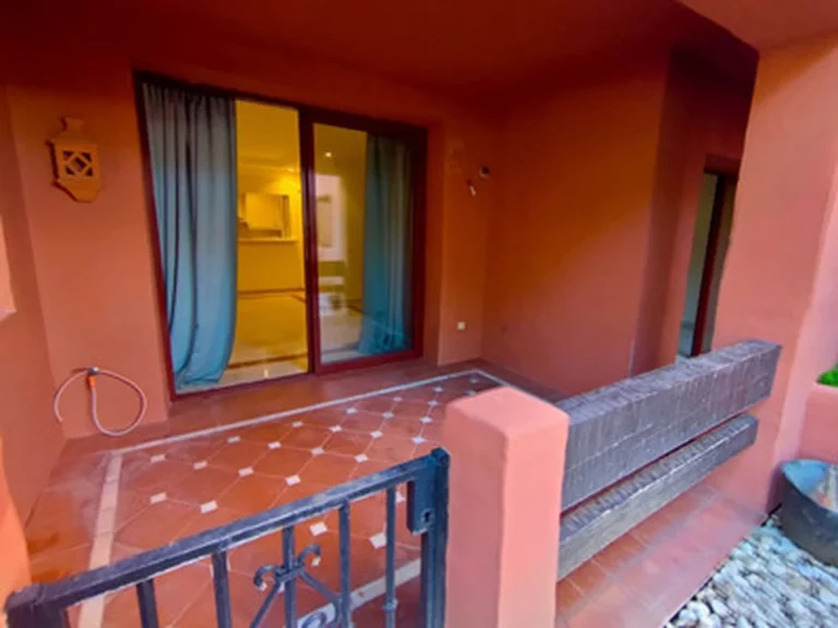 1-8feb9a13440344d11ba504bcb1dd499c