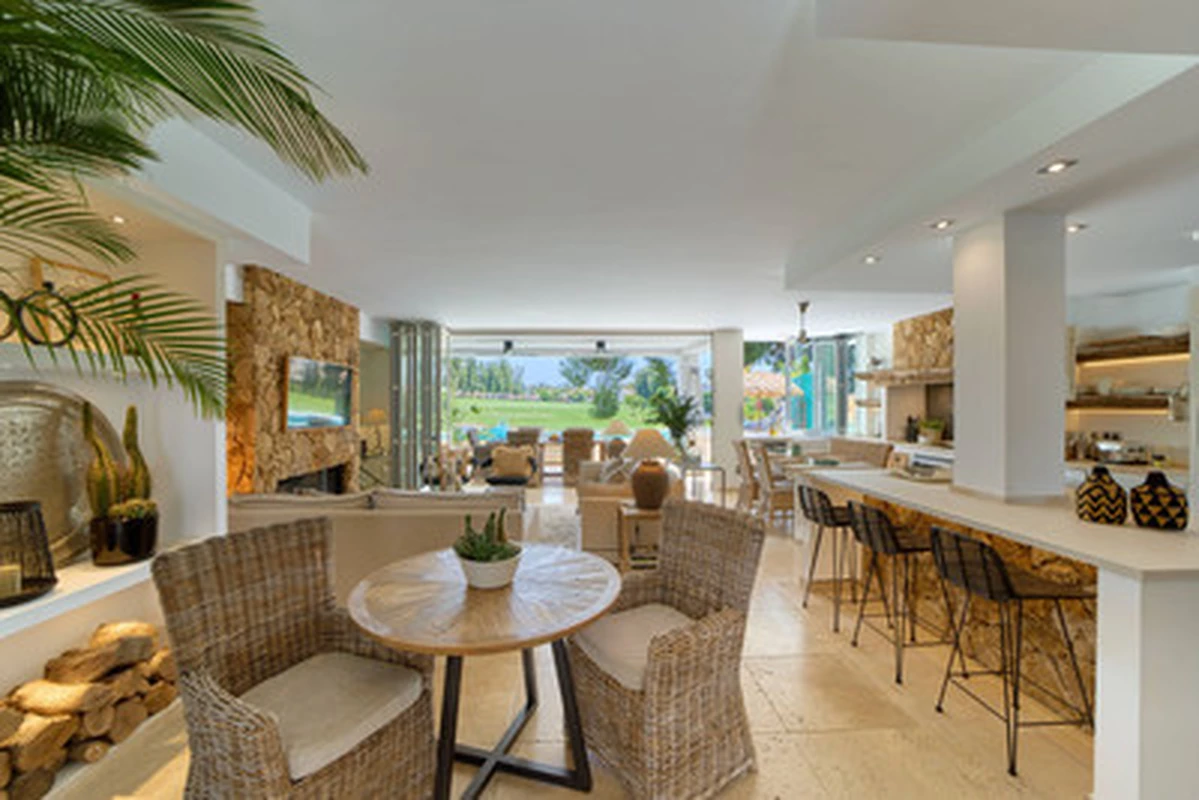 4-31eddec24faf40464bcee8b2fd51cd02