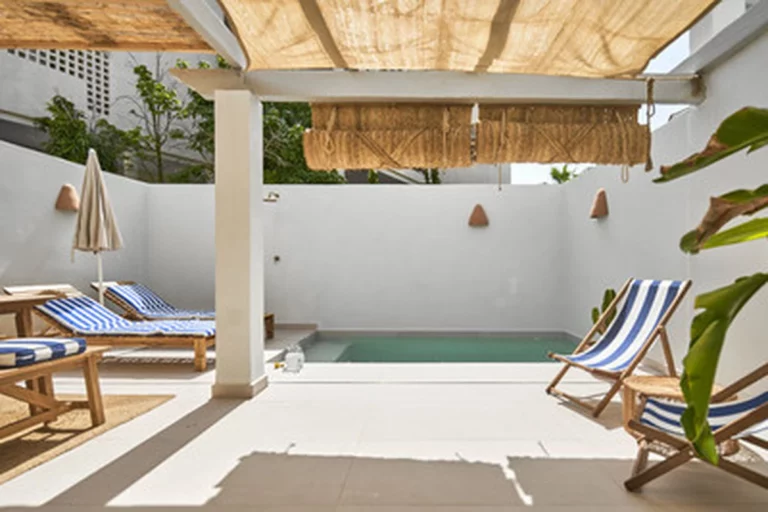 1-8feb9a13440344d11ba504bcb1dd499c