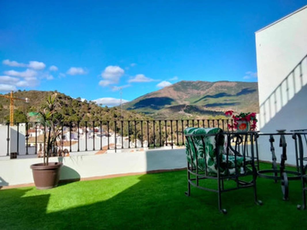 2-0b399daebcdd6827eaba8c944d7c5b78