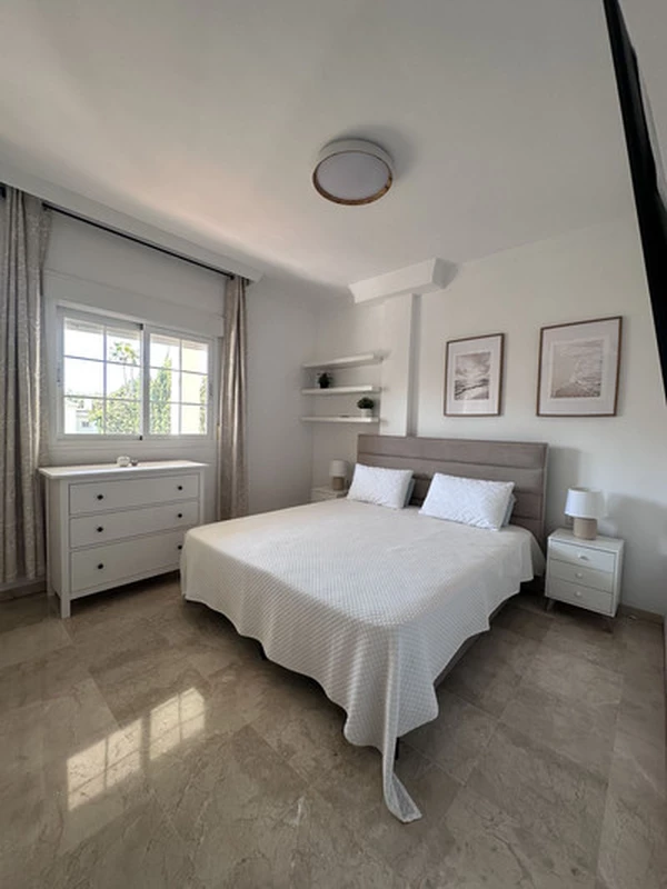 4-31eddec24faf40464bcee8b2fd51cd02