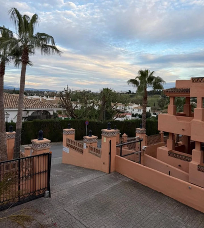 2-0b399daebcdd6827eaba8c944d7c5b78