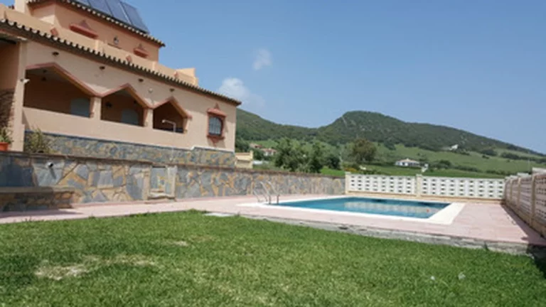 1-8feb9a13440344d11ba504bcb1dd499c