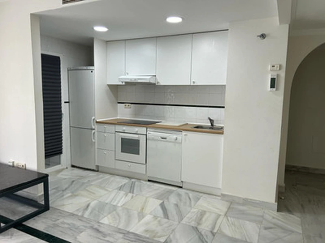 3-9044ff3015df52bb84e13bfc318443ab