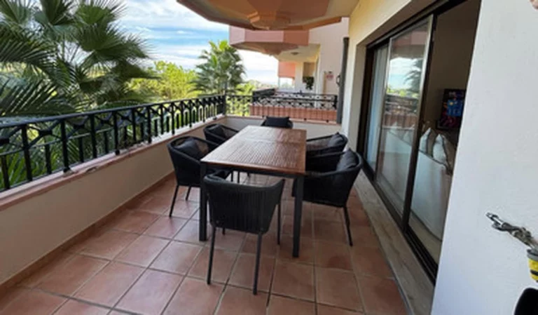 1-8feb9a13440344d11ba504bcb1dd499c