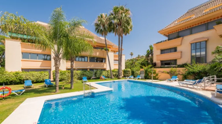 1-8feb9a13440344d11ba504bcb1dd499c