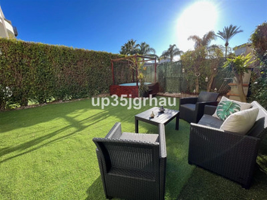 1-8feb9a13440344d11ba504bcb1dd499c